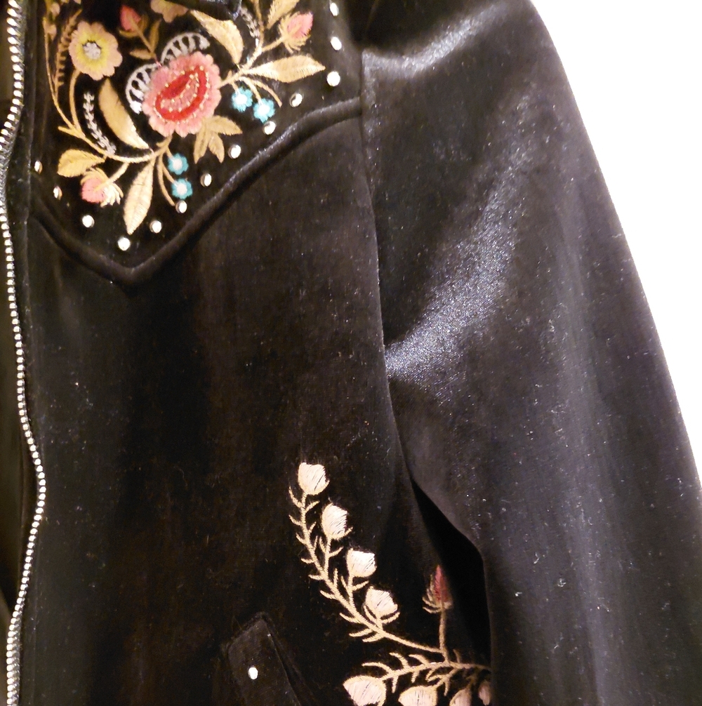Elli White Black Velvet jacket W/ floral embroidery and studs Size M (Runs Sm) - Picture 3 of 6